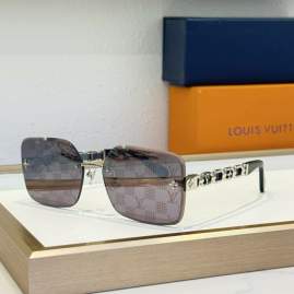Picture of Louis Vuitton Sunglasses _SKUfw77095926fw